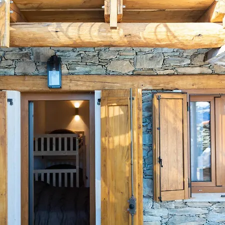 アパート Burrino フラボーザ・ソプラーナ