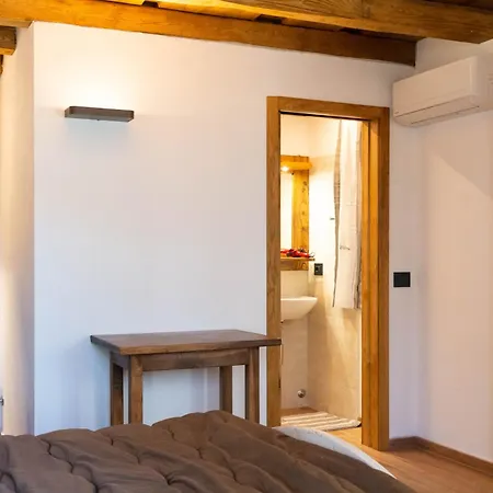 アパート Burrino フラボーザ・ソプラーナ