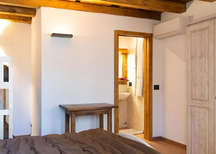 アパート Burrino フラボーザ・ソプラーナ