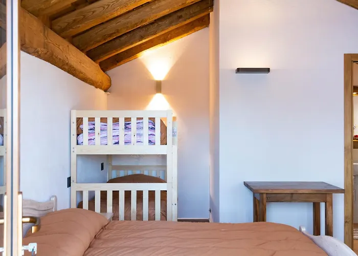 アパート Burrino フラボーザ・ソプラーナ